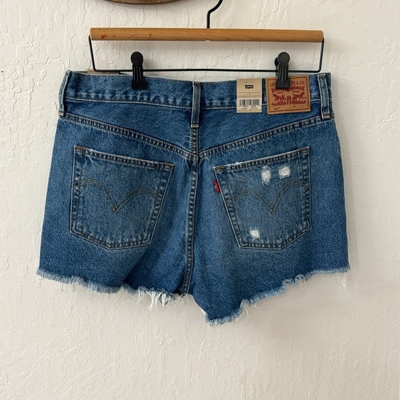 Levi’s Distressed Cut Off 501 Size 31 Button Fly Shorts - Picture 5 of 5
